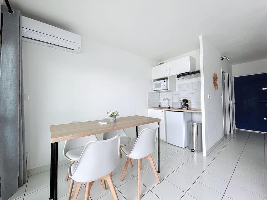 3319-Appartement A 200M De La Plage Le Barcarès Exteriör bild